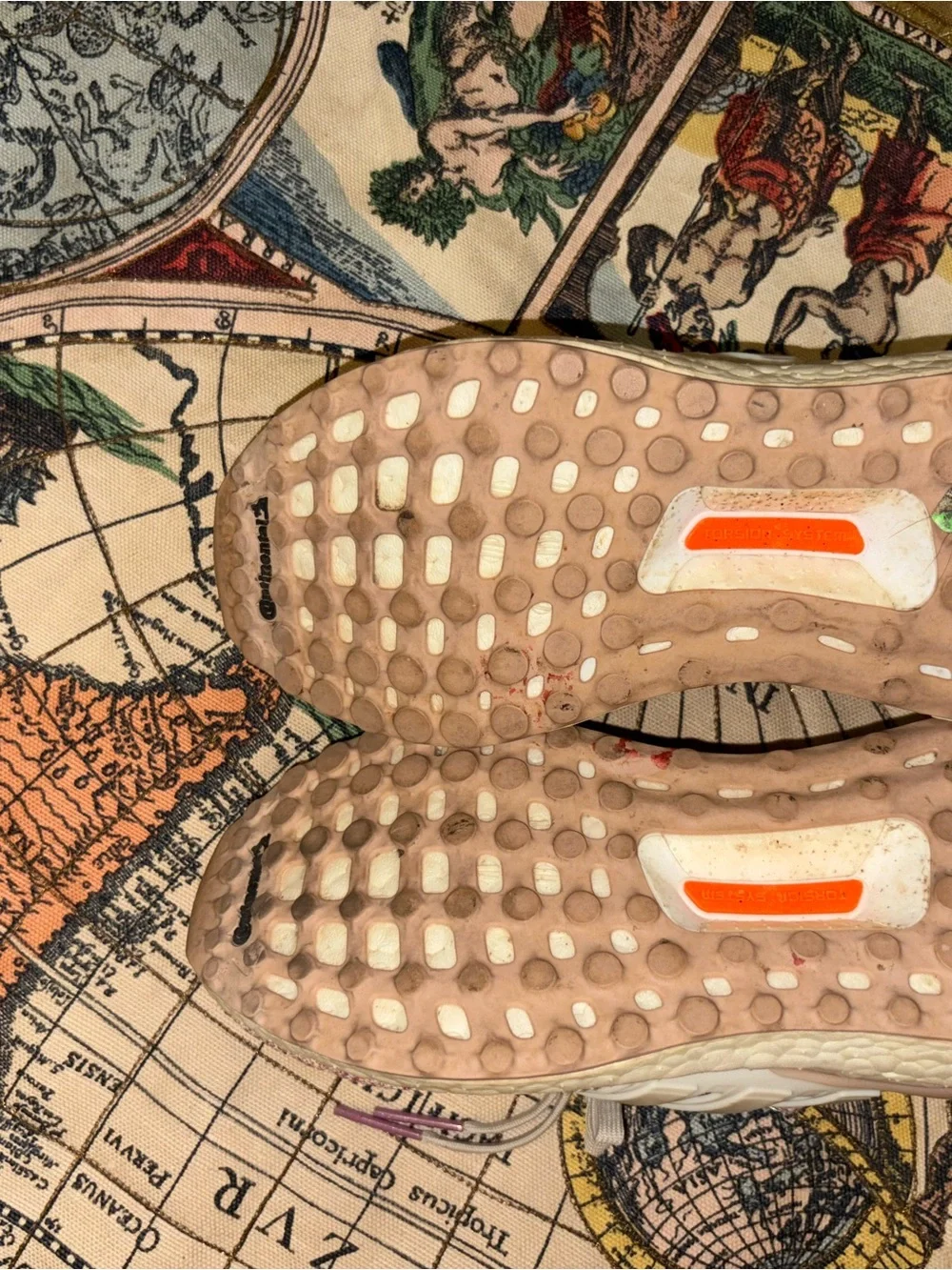 Women’s Lightweight Knit Running Sneakers in Pink-Coral
